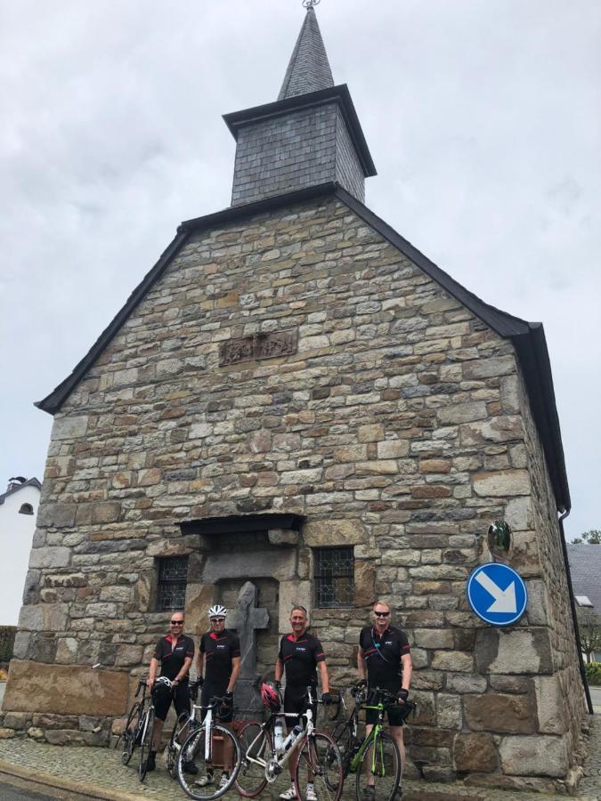 Hotel Zum Goldhahn Amblève Esterno foto